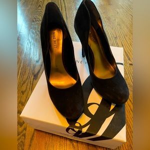 Nine West black  suede high back pumps 6.5